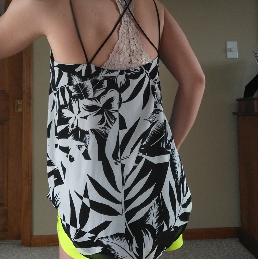 Tank - Picture 2 of 4